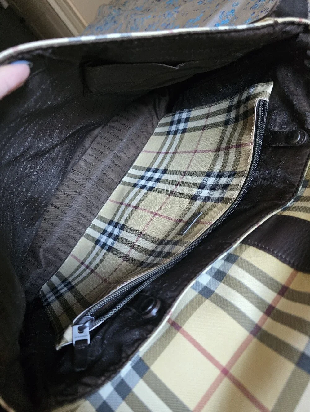 Authentic Burberry Classic Plaid Men's Messenger Bag in Beige